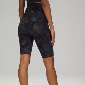 Super high rise align 10” biker short